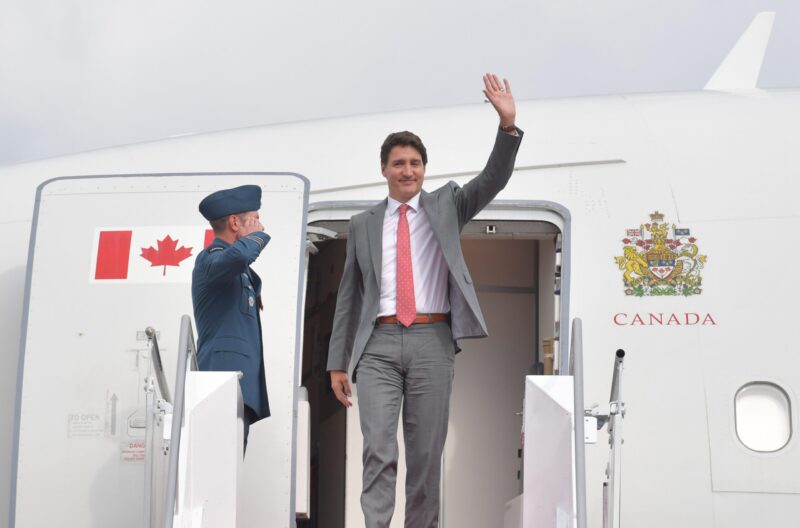 Perdana Menteri Kanada, Justin Trudeau tiba di Bandara I Gusti Ngurah Rai, Bali, Senin (14/11/2022). Perdana Menteri Justin Trudeau akan menghadiri KTT G20 pada 15-16 November. Foto : Infopublik.id