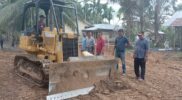 Rusak Diterjang Banjir, Jalan Krueng Simpo Bireuen di Perbaiki Acehzone.com